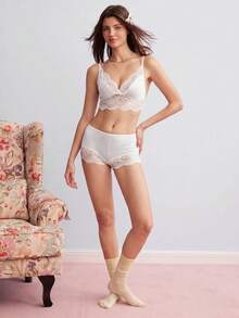 Elorette 2件組白色蕾絲拼接高彈性舒適浪漫優雅女款內衣套裝 - 白色 - 查看 3