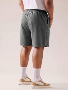 Manfinity RebelGame Plus Size Men's Waist Tie Pocket Striped Fashion Shorts Tropicoqueta - Black and White - View 3