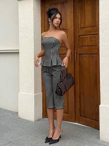 Siren Gaze 女款格紋收腰顯瘦不對稱下擺抹胸上衣與修身七分褲兩件套 - 黑與白 - 查看 5