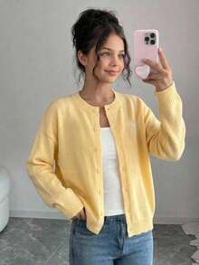 SHEIN 女童寬鬆休閒簡約舒適圓領開襟純色淡黃色柔軟刺繡蝴蝶結圖案針織開襟衫 秋冬套裝 - 黃色 - 查看 2