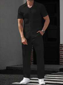 Manfinity Homme 男士夏季休閒純色襯衫與長褲套裝 - 黑色 - 查看 1