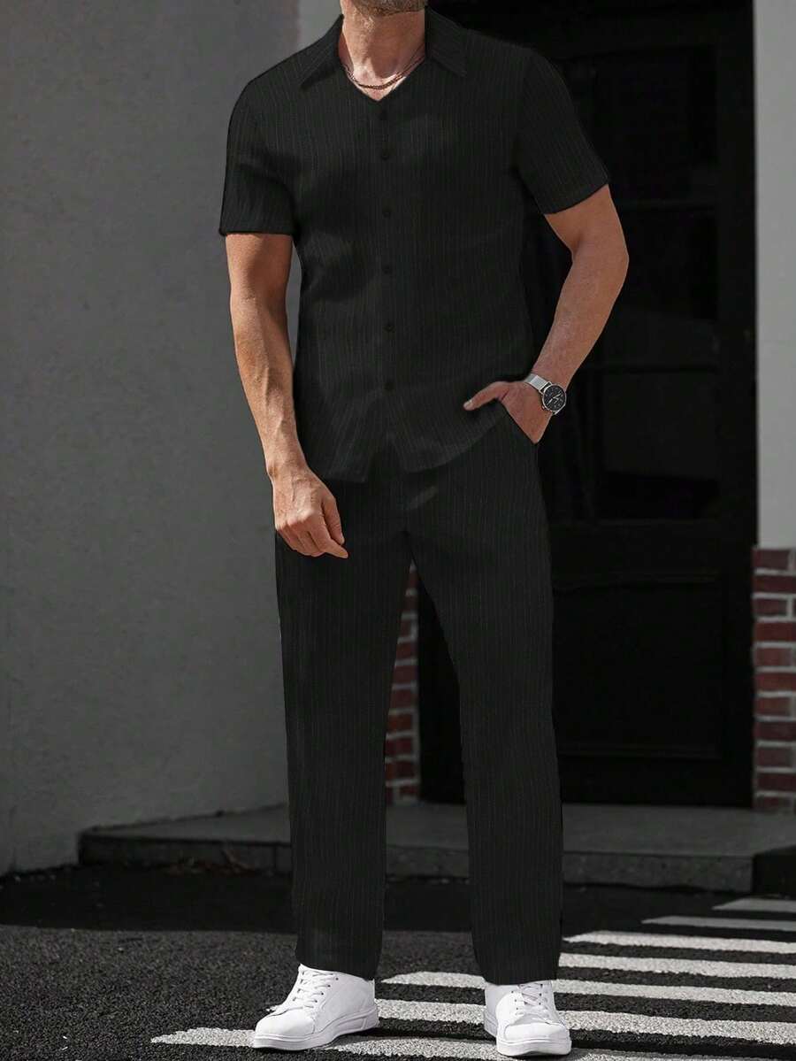Manfinity Homme 男士夏季休閒純色襯衫與長褲套裝 - 黑色 - 查看 1