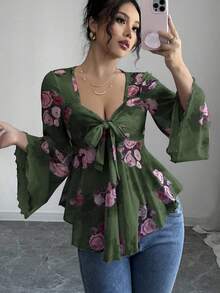 Rafferiza 法式休閒性感度假風女款 T-shirt，網紗花卉領結設計、不對稱下擺荷葉邊、長袖，Ibiza 風格 - 軍綠色 - 查看 1