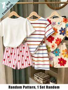 (Random Pattern, 1 Set Random) Girls' Fresh Strawberry Bow Heart Pink & White Striped Colorful Floral Striped Pattern Basic Short T-Shirt & Shorts - Multicolor - View 2