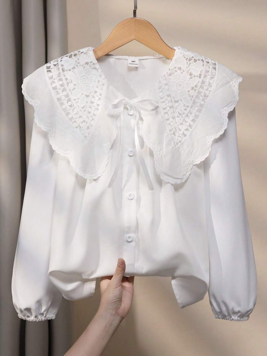 SHEIN 女童春秋款泡泡長袖重工刺繡領大翻領襯衫,可拆卸蝴蝶結裝飾,挺括版型,展現青春活力感,舒適面料,百搭季節單品,適合上學、旅行及其他外出場合 - 白色 - 查看 1
