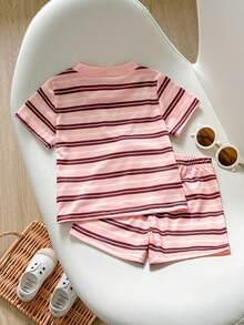 SHEIN Playful Pals 女嬰休閒時尚日常圓領標準肩短袖短版粉色T恤，附3D蝴蝶結與鬆緊腰短褲套裝 - 彩色 - 查看 3