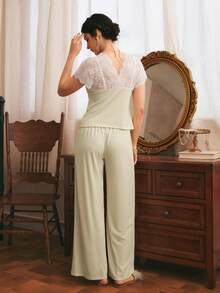 Côtesoire French Elegant Romantic Contrast Color Lace Patchwork Comfortable Knit Deep V Back Women's Pajama Set - Yellow - View 2