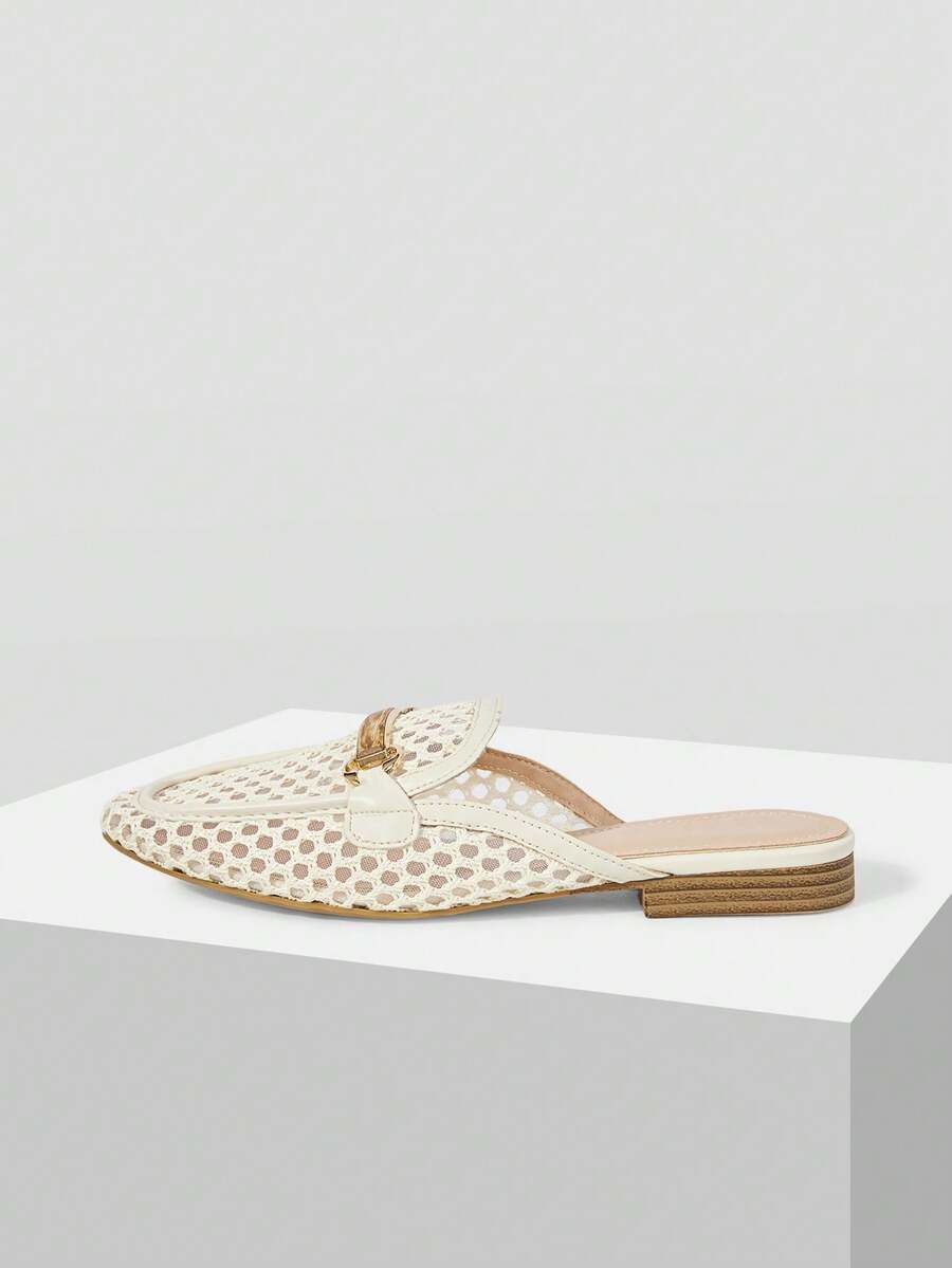 MOTF BUCKLE SIMPLE AND GENEROUS FASHION VERSATILE LEISURE WORKPLACE COMMUTE EMPTY WOMEN FLAT SHOES - White - View 2