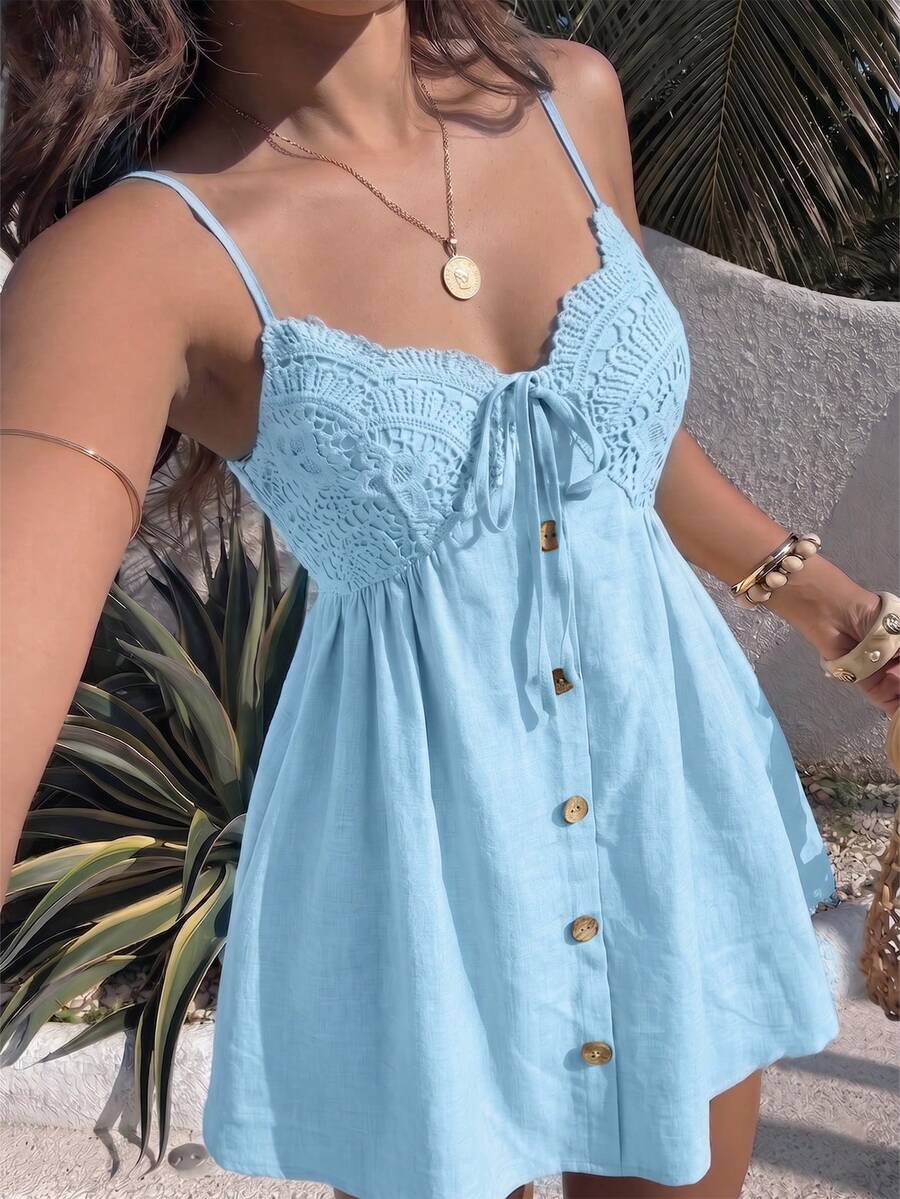 SHEIN PariChic 女款蕾絲拼接細肩帶夏季沙灘洋裝,休閒度假穿搭,俏皮 A 字領蝴蝶結短洋裝,適合日常約會與外出穿著 - 淺藍色 - 查看 1