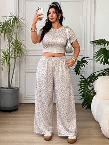 SHEIN EZwear 女款大尺碼休閒豹紋短版短袖T恤與寬腿褲兩件套 - 彩色 - 查看 4