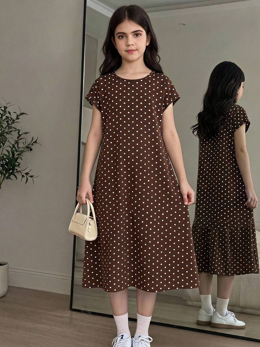 SHEIN Tween女孩寬鬆棕色波點印花落肩短袖休閒長洋裝 - 棕色 - View 1