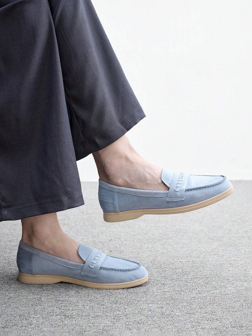 CUCCOO BIZCHIC Fashion Blue Suede Flat Bottom Comfortable Commuter Women's Flat Sole Shoes Loafers Suitable For Outdoor Vacation Shopping To Work Daily Versatile Flat Women's Shoes