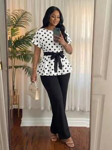 SHEIN Lady CURVE 大尺碼女款黑白黑印花腰綁帶上衣與長褲兩件套 正式晚宴辦公夏季優雅 - 黑與白 - 查看 6