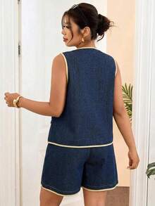 Lounesse Plus Size Single-Breasted Sleeveless Round Neck Top And Denim Shorts 2 Pieces Set - Blue - View 3
