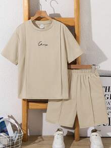 SHEIN 2pcs/Set Pakaian Anak Laki-laki Remaja Kasual Motif Huruf Cetak Atasan Lengan Pendek Leher Bulat dan Celana Pendek - Khaki - View 4
