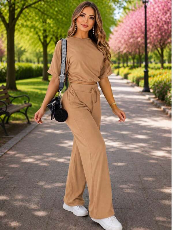 CONJUNTO 2 PIEZAS ✨

👚 Blusa + Pantalón
🌟 Tela rib acanalada de excelente calidad