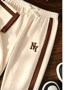 2件組小男孩英文標語印花時尚圓領短袖T恤與運動長褲套裝，適合假期派對、春夏休閒舒適、夏季必備穿搭、時尚休閒造型、春夏街頭風、戶外休閒穿著、返校派對、適合戶外野餐 - 彩色 - 查看 3