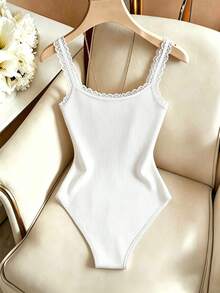 SHEIN Franclia 夏季修身性感羅紋蕾絲飾邊拼接女款連身衣 - 白色 - 查看 2