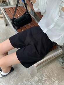 Livesso 女款黑色寬鬆直筒短褲，優雅休閒基礎商務街頭風，適合夏季校園與早午餐 - 黑色 - 查看 8