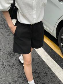Livesso 女款黑色寬鬆直筒短褲，優雅休閒基礎商務街頭風，適合夏季校園與早午餐 - 黑色 - 查看 9