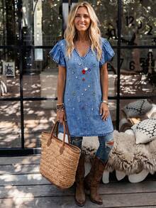 LanaWest Vestido corto de mujer con cuello en V, de punto, estampado de denim con patrón de strass y mangas con volantes, corte A - Azul - Ver 5