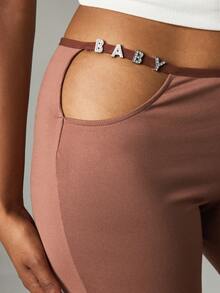 BABYPHAT Quần legging ống loe khoét eo với chi tiết chữ in và cạp thấp, thích hợp cho buổi tối đi chơi. - Màu nâu Sô-cô-la - Xem 4