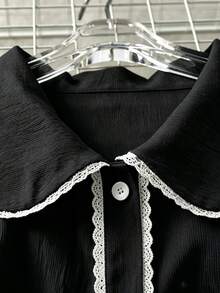 GlowEve CURVE Camisa casual versátil de uso diario para mujer de talla grande, color liso, con cuello Peter Pan y abotonadura sencilla - Negro - Ver 5