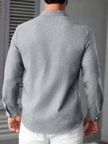 Manfinity CasualCool 男士素色單排扣休閒百搭日常穿著襯衫 - 淺灰色 - 查看 2