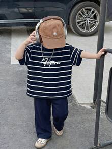 SHEIN Little Byeori 兒童小男孩圓領條紋字母印花短袖T恤與長褲休閒日常套裝 - 彩色 - 查看 4