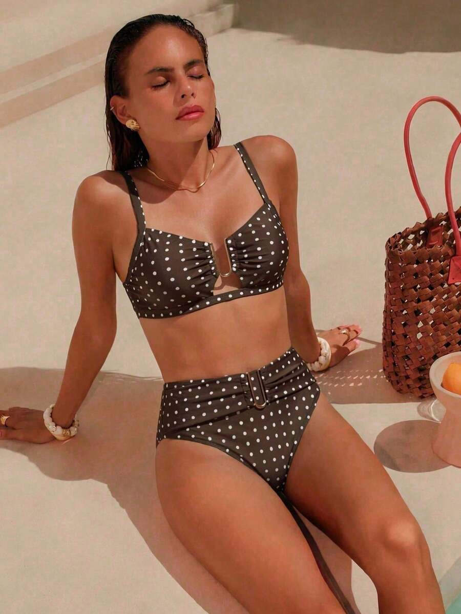 Swim Chiccia 女款優雅棕色波點比基尼套裝,高腰兩件式泳衣,方領金色U型裝飾,適合夏季熱帶海灘度假 - 咖啡棕 - 查看 1