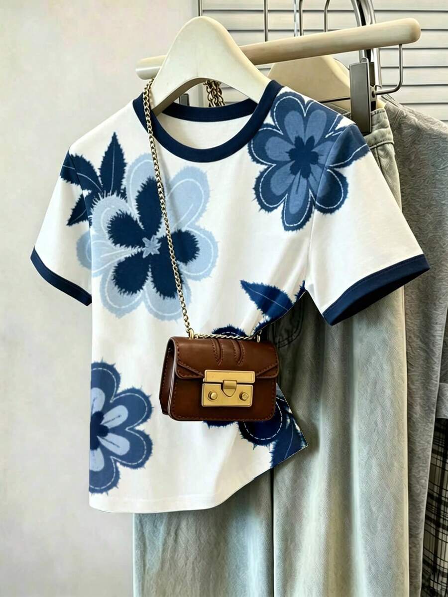 SHEIN 春夏秋冬新款女款青少年百搭短版T恤,拼色藍色花卉數位印花仿牛仔休閒短袖T恤,四季穿著修身上衣 - 彩色 - 查看 1