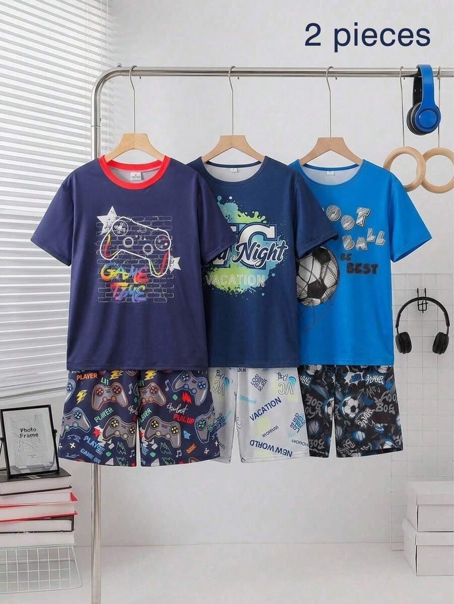 SHEIN 男士新款極簡時尚耳機字母印花短袖上衣與全印花耳機短褲 2 件式居家休閒套裝 - 彩色 - 查看 1