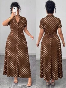 Elenzga 大尺碼女款針織短袖通勤簡約 Polo 領收腰優雅顯瘦前排扣棕色洋裝 - 棕色 - 查看 1