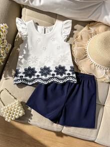 SHEIN Playful Pals 2件組女嬰度假花卉刺繡布料無袖上衣與短褲套裝，女嬰夏季穿搭藍白配色套裝 - 藏蓝色 - 查看 3