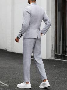 Manfinity Mode 男士淺灰色格紋兩件套西裝套裝，缺口領單排扣西裝外套 + 直筒西裝長褲，商務婚禮休閒百搭穿搭，送給男士的理想禮物 - 淺灰色 - 查看 2