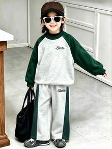 Conjunto de sudadera de cuello redondo con mangas raglán, bordado de letras, estilo minimalista coreano gris & bloques de color, con pantalones de chándal holgados a juego con bloques de color, para uso diario en primavera para niños - Verde - Ver 3