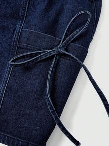 Sweetra Gaun Denim Pendek Kasual Serbaguna dengan Desain Ikat Pinggang untuk Wanita Ukuran Plus - Dark Wash - View 3