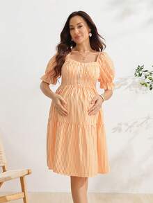 SHEIN 孕婦洋裝，荷葉邊飾邊、燈籠短袖、方領、前開鈕扣、花朵鈕扣、A字裙擺、黃色條紋數位印花 - 黃色 - 查看 3