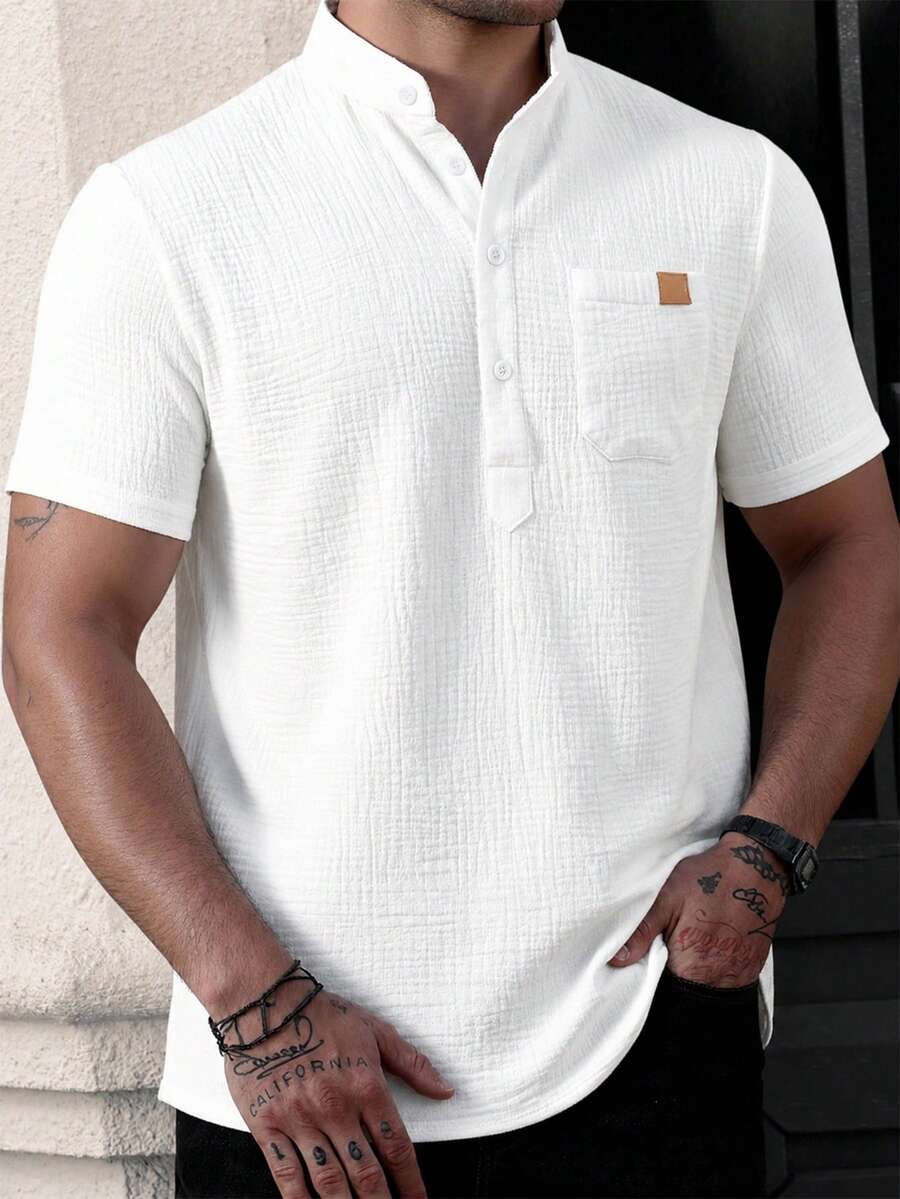 Manfinity Homme 100%純棉男士純白色襯衫,立領休閒短袖夏季半開襟鈕扣口袋PU裝飾,度假海灘,正式 - 白色 - 查看 1