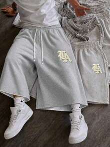 Manfinity Roghcode 男士街頭風熱門 INS LA 刺繡戶外音樂節洛杉磯刺繡毛巾刺繡夜店酒吧風男友/丈夫禮物週年紀念禮物寬鬆版型 3/4 長淺灰色寬腿休閒褲 - 灰色 - 查看 1