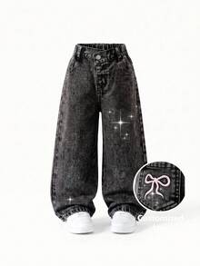 SHEIN Elladie kids 女童牛仔長褲，四季新款，時尚休閒，復古灰色牛仔，彈性腰頭搭配不對稱設計，後口袋蝴蝶結刺繡圖案，時尚直筒版型，柔軟舒適面料，百搭日常穿著，春/秋新款女童牛仔長褲 - 灰色 - 查看 4