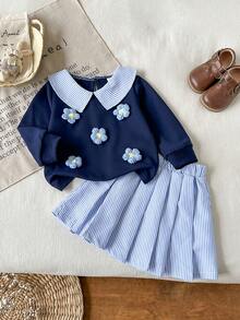 SHEIN Playful Pals 女嬰海軍藍藍白條紋拼接3D花朵裝飾衛衣百褶裙套裝 返校派對拍照用 秋季可愛款 - 藍色 - 查看 3