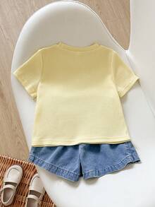 SHEIN Playful Pals 返校季女童休閒可愛圓領標準肩彩色波點彩虹印花T恤與純色牛仔裙短褲套裝，夏季 - 黃色 - 查看 2