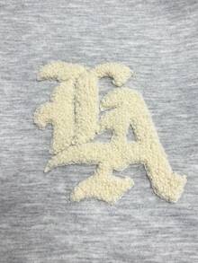 Manfinity Roghcode 男士街頭風熱門 INS LA 刺繡戶外音樂節洛杉磯刺繡毛巾刺繡夜店酒吧風男友/丈夫禮物週年紀念禮物寬鬆版型 3/4 長淺灰色寬腿休閒褲 - 灰色 - 查看 7