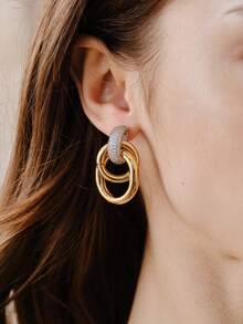 Opalesca Three-Ring Diamond Glossy Earrings. - Gold - View 1