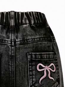 SHEIN Elladie kids 女童牛仔長褲，四季新款，時尚休閒，復古灰色牛仔，彈性腰頭搭配不對稱設計，後口袋蝴蝶結刺繡圖案，時尚直筒版型，柔軟舒適面料，百搭日常穿著，春/秋新款女童牛仔長褲 - 灰色 - 查看 8