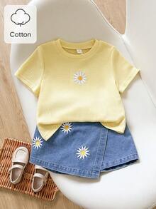 SHEIN Playful Pals 返校季女童休閒可愛圓領標準肩彩色波點彩虹印花T恤與純色牛仔裙短褲套裝，夏季 - 黃色 - 查看 1