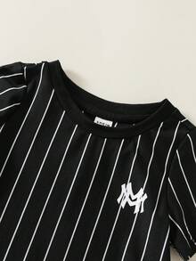 SHEIN 2件組男嬰幼童休閒學院風運動條紋圓領T恤短褲套裝，適合通勤、上學、日常休閒、外出、運動，春夏季適用 - 彩色 - 查看 6