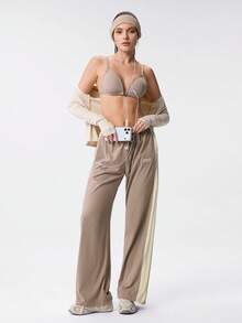 Loungeista Grey Front-Closure Wireless Bra With Fixed Padding, Detachable Shoulder Straps, Multiple Wearing Styles: Camisole, Cross-Back, And Tank Top - Grey - View 6
