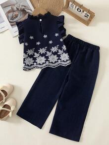 SHEIN Elladie kids 2件組女童夏季新款圓領後背水滴造型藍色蝴蝶結仿刺繡印花布料荷葉袖前綴蝴蝶結裝飾上衣休閒直筒短褲簡約復古時尚套裝 - 寶藍色 - 查看 2